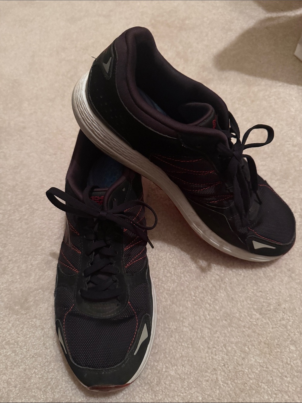 Skechers Men’s Golf Black Athletic shoes with Red Accent Stitching